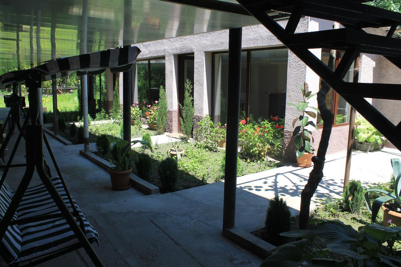The Kiwi House Otel Lagodehi Dış mekan fotoğraf