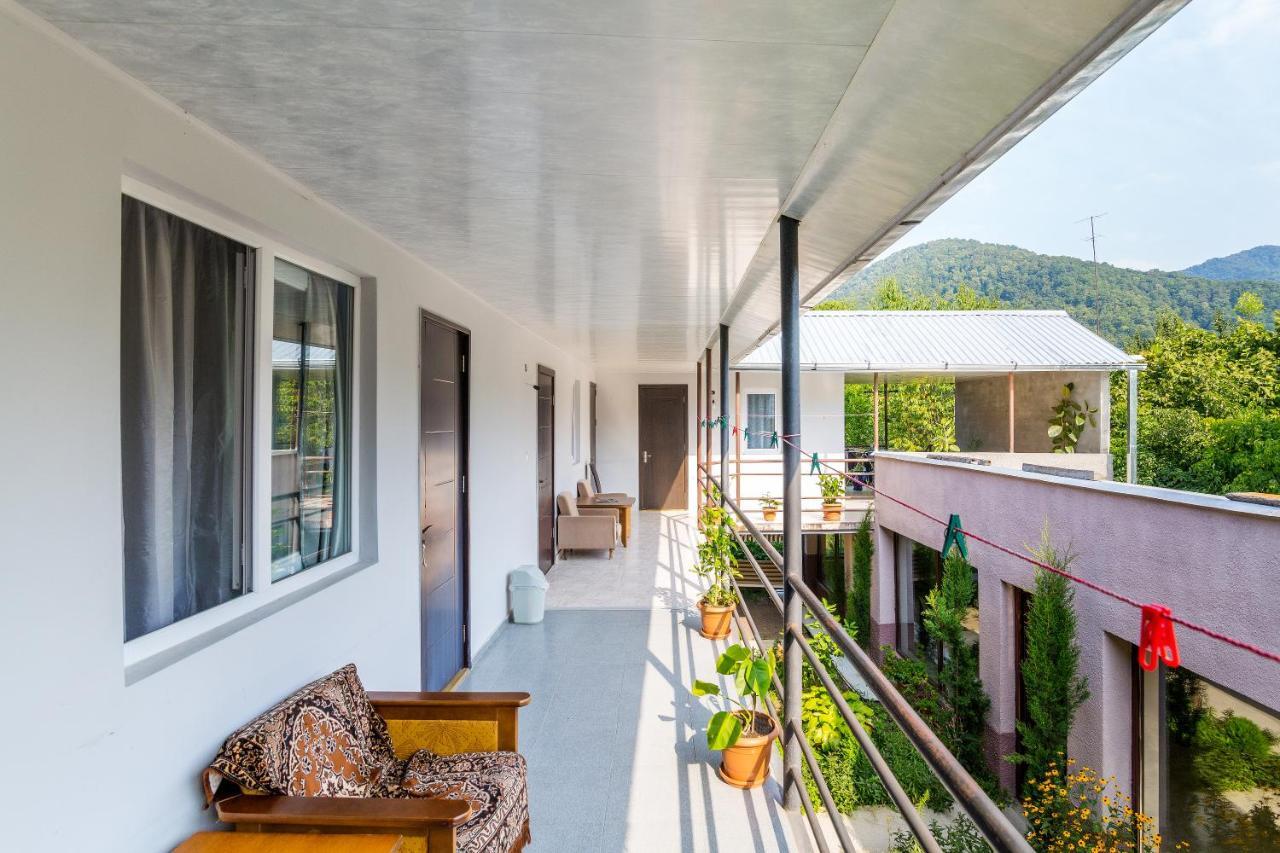 The Kiwi House Otel Lagodehi Dış mekan fotoğraf